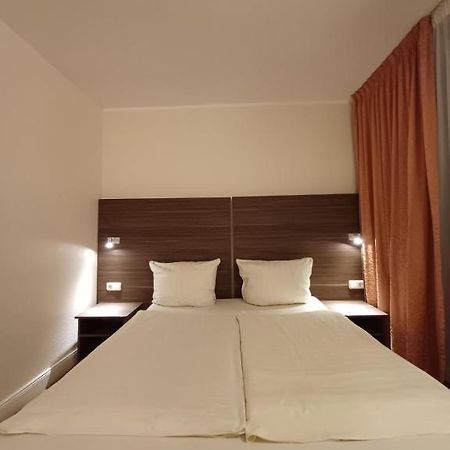 Hotel Ariana Koeln Buitenkant foto